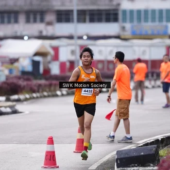 Runner Photo 7605605