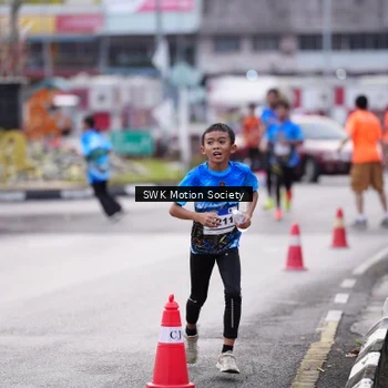 Runner Photo 7605635