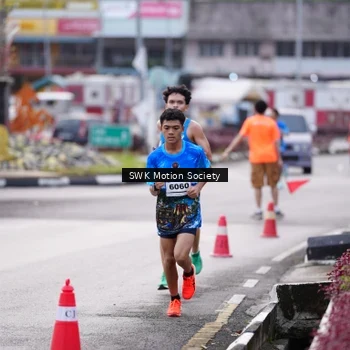 Runner Photo 7605658