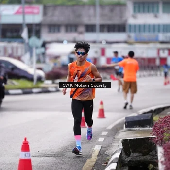 Runner Photo 7605661