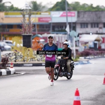Runner Photo 7605671