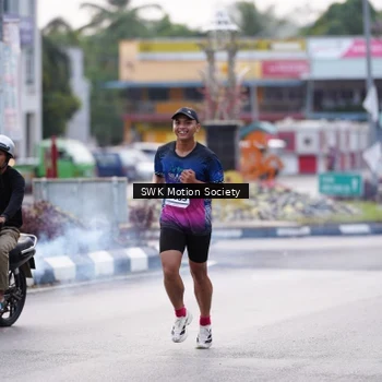 Runner Photo 7605675