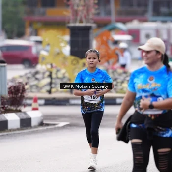 Runner Photo 7605775