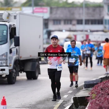Runner Photo 7605807
