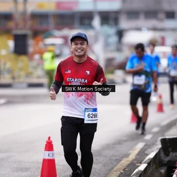 Runner Photo 7605817