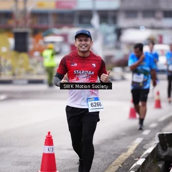 Runner Photo 7605818