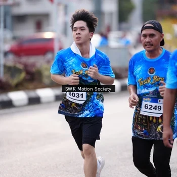Runner Photo 7605824