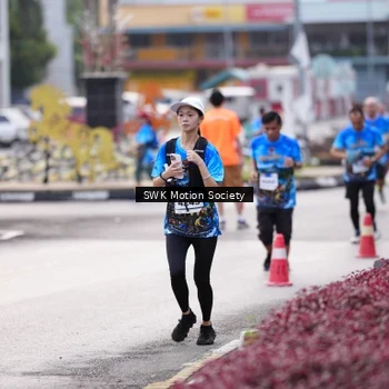 Runner Photo 7605857