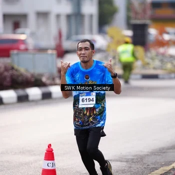 Runner Photo 7605858