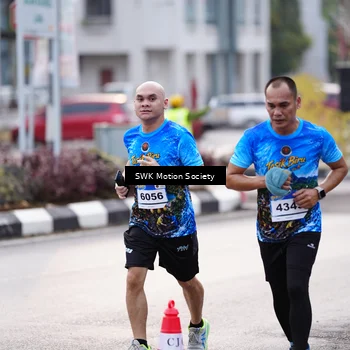 Runner Photo 7605875