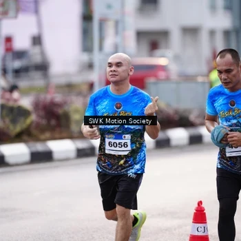Runner Photo 7605879