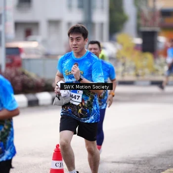 Runner Photo 7605885