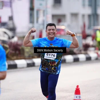 Runner Photo 7605890