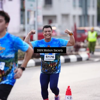 Runner Photo 7605894