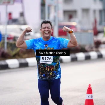 Runner Photo 7605896