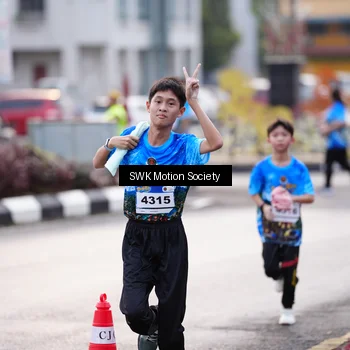 Runner Photo 7605898