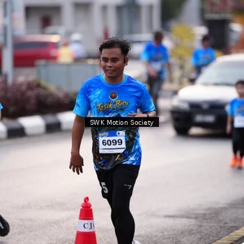 Runner Photo 7605917