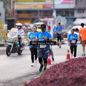 Runner Photo 7605933