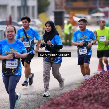 Runner Photo 7605958