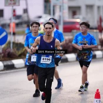 Runner Photo 7605988