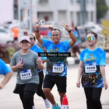 Runner Photo 7606075