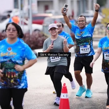 Runner Photo 7606076