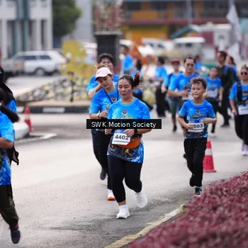Runner Photo 7606175