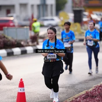 Runner Photo 7606213