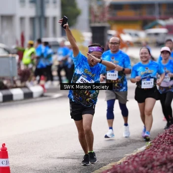 Runner Photo 7606233