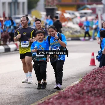 Runner Photo 7606243