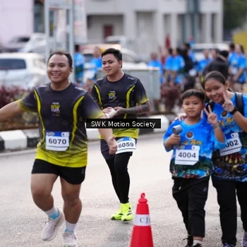 Runner Photo 7606251