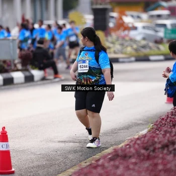 Runner Photo 7606264