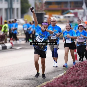 Runner Photo 7606275