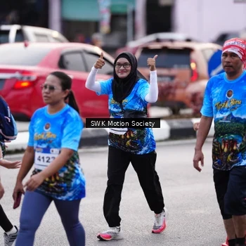 Runner Photo 7606332