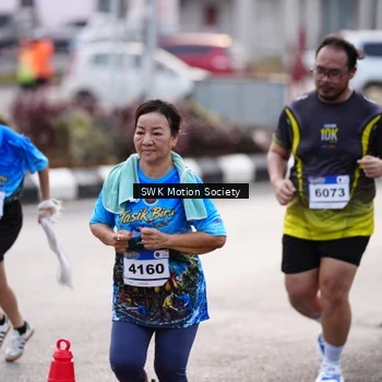 Runner Photo 7606673