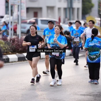 Runner Photo 7606700