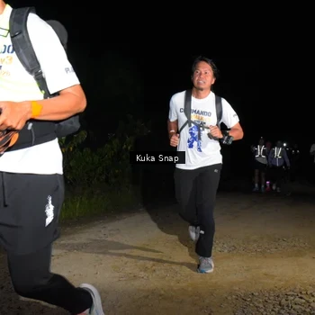 Runner Photo 7606870