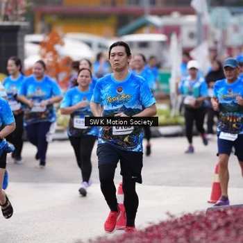 Runner Photo 7607062