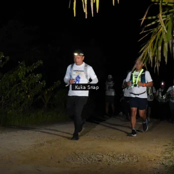 Runner Photo 7607108