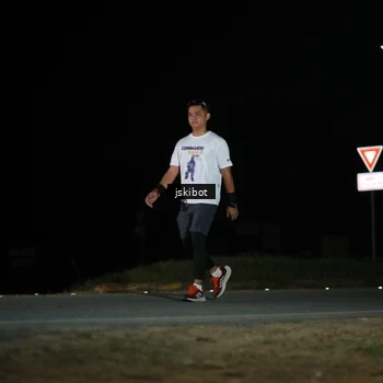 Runner Photo 7608353