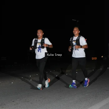 Runner Photo 7608374