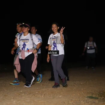 Runner Photo 7609048