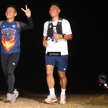 Runner Photo 7609471