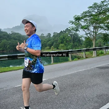 Runner Photo 7610364
