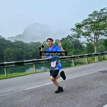 Runner Photo 7610404