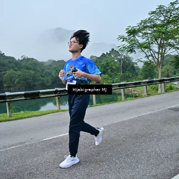 Runner Photo 7610917