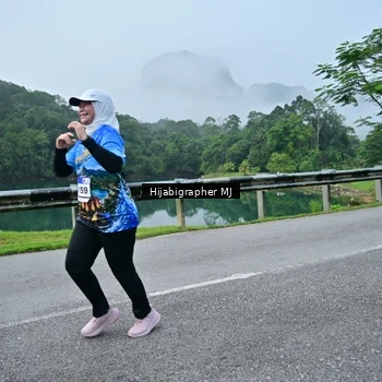 Runner Photo 7611114