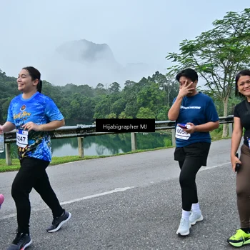 Runner Photo 7611653