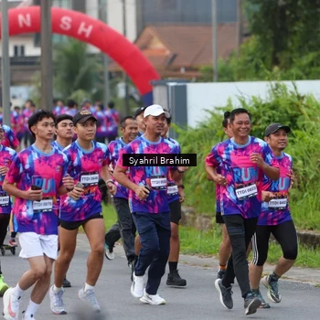 Runner Photo 7611856