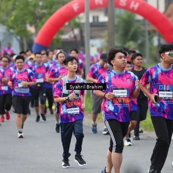 Runner Photo 7611860